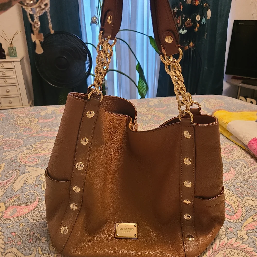 Handbag - Picture 2 of 5